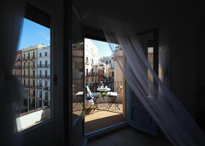 El Faro Apartaments Suites - Placa De La Font