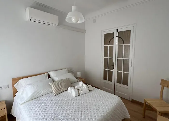 El Faro Apartaments Suites - Placa De La Font